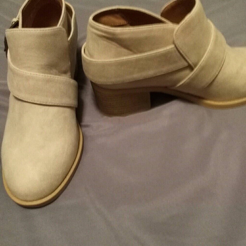Really cute Beige Booties..Never worn!